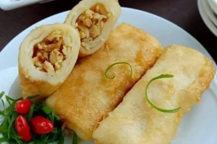 Resep membuat Sosis Solo di rumah, jajanan khas dari Solo yang renyah dan enak.