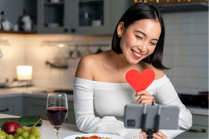 Ini dia tips sukses kencan online dari psikolog yang bisa bantu kamu menemukan pasangan yang tepat.