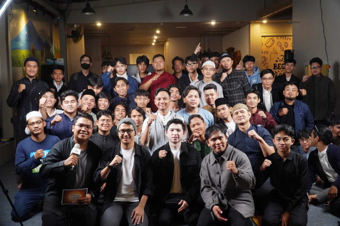 Puluhan pemuda dan pelajar di Kota Bogor saat mengikuti kajian yang digelar oleh Komunitas Healing With Qu