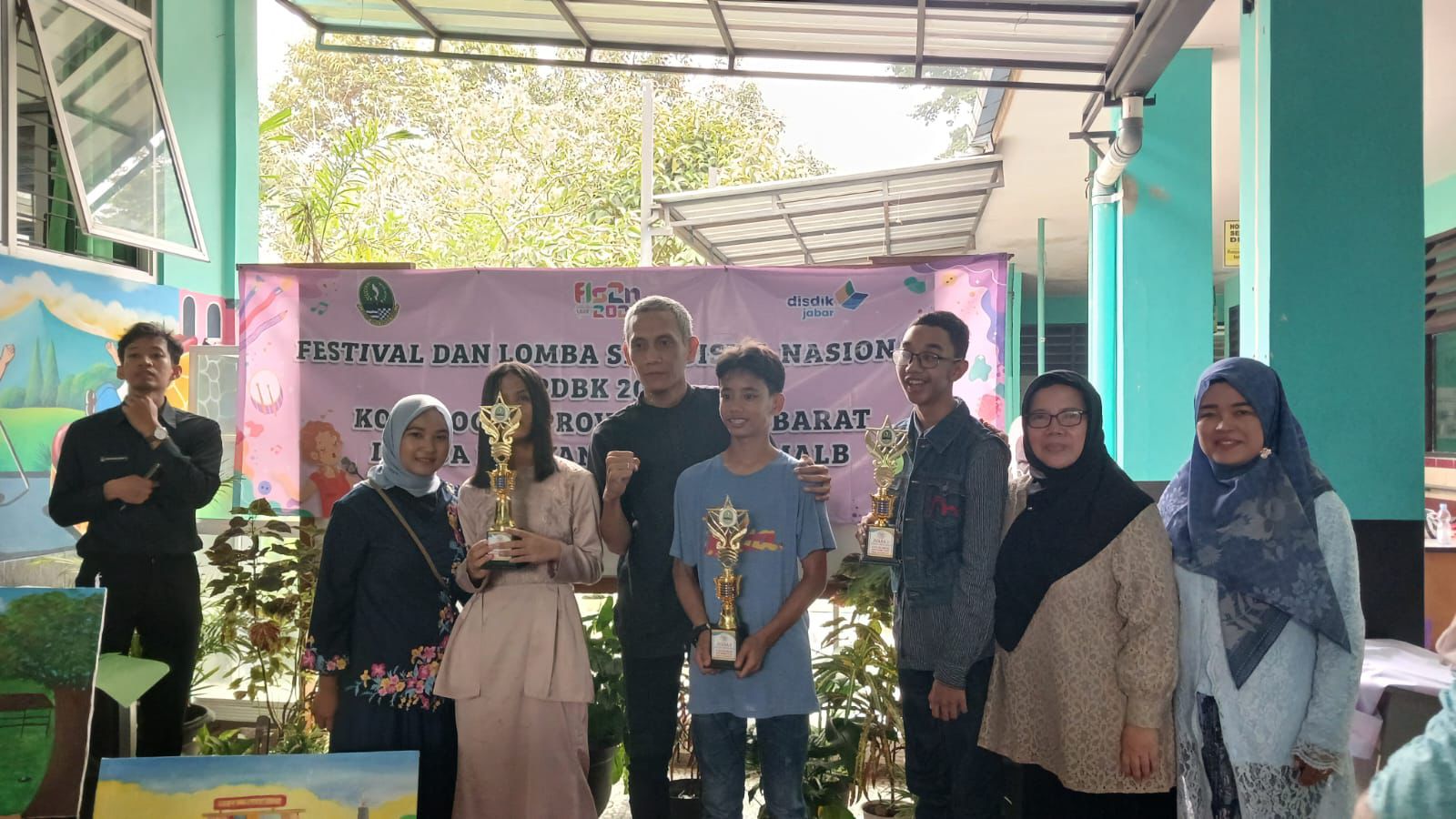 Salah seorang siswa SLBN Sejahtera Bogor, Zalva Alika yang berhasil menyabet juara 1 lomba menyanyi FL2SN tingkat Kota Bogor