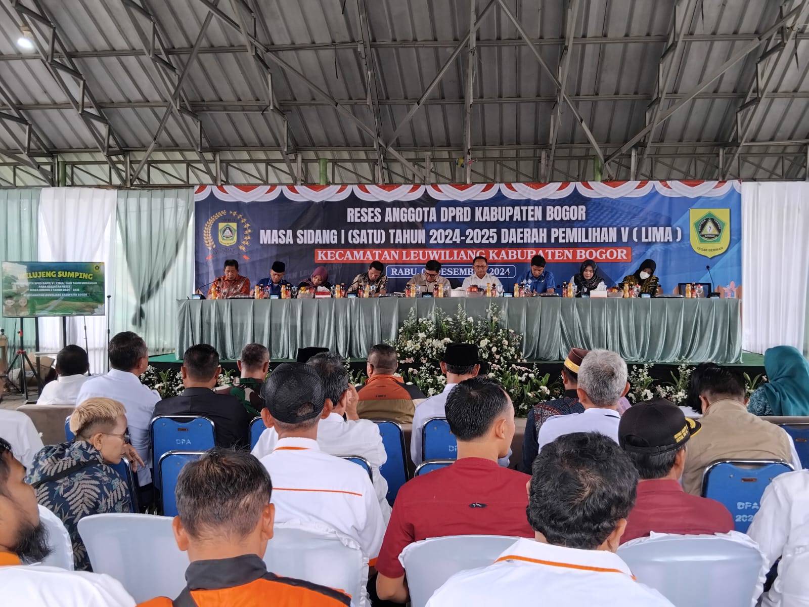 Suasana reses Anggota DPRD Kabupaten Bogor di Leuwiliang.