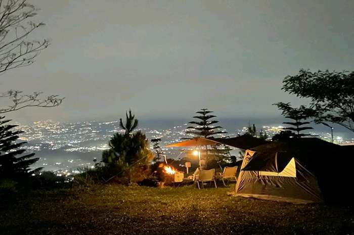 Pemandangan Citylight Toba Paradise Camp.