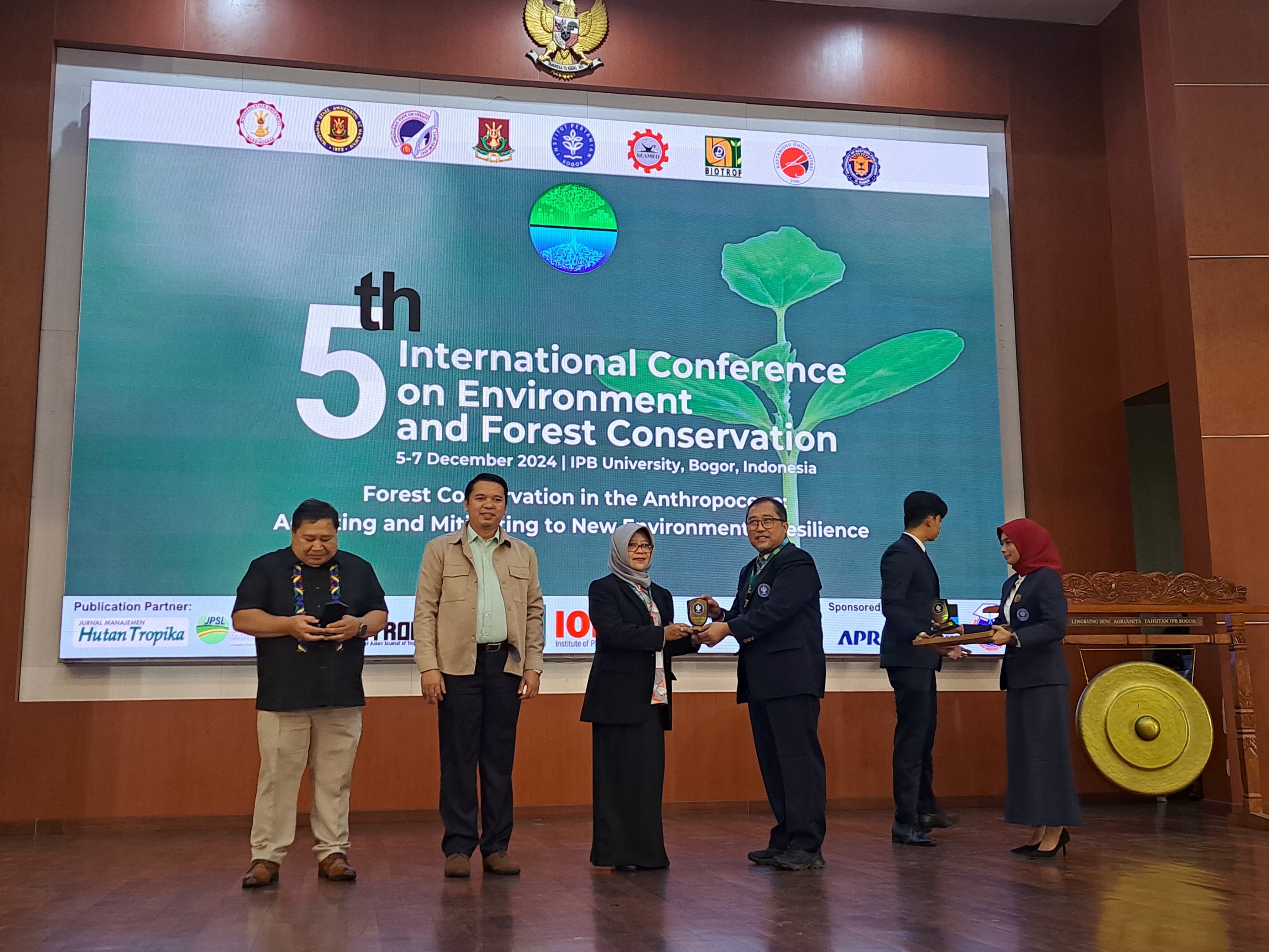 Konferensi internasional tentang konservasi lingkunagn ICEFC ke-5 yang digelar di IPB University.