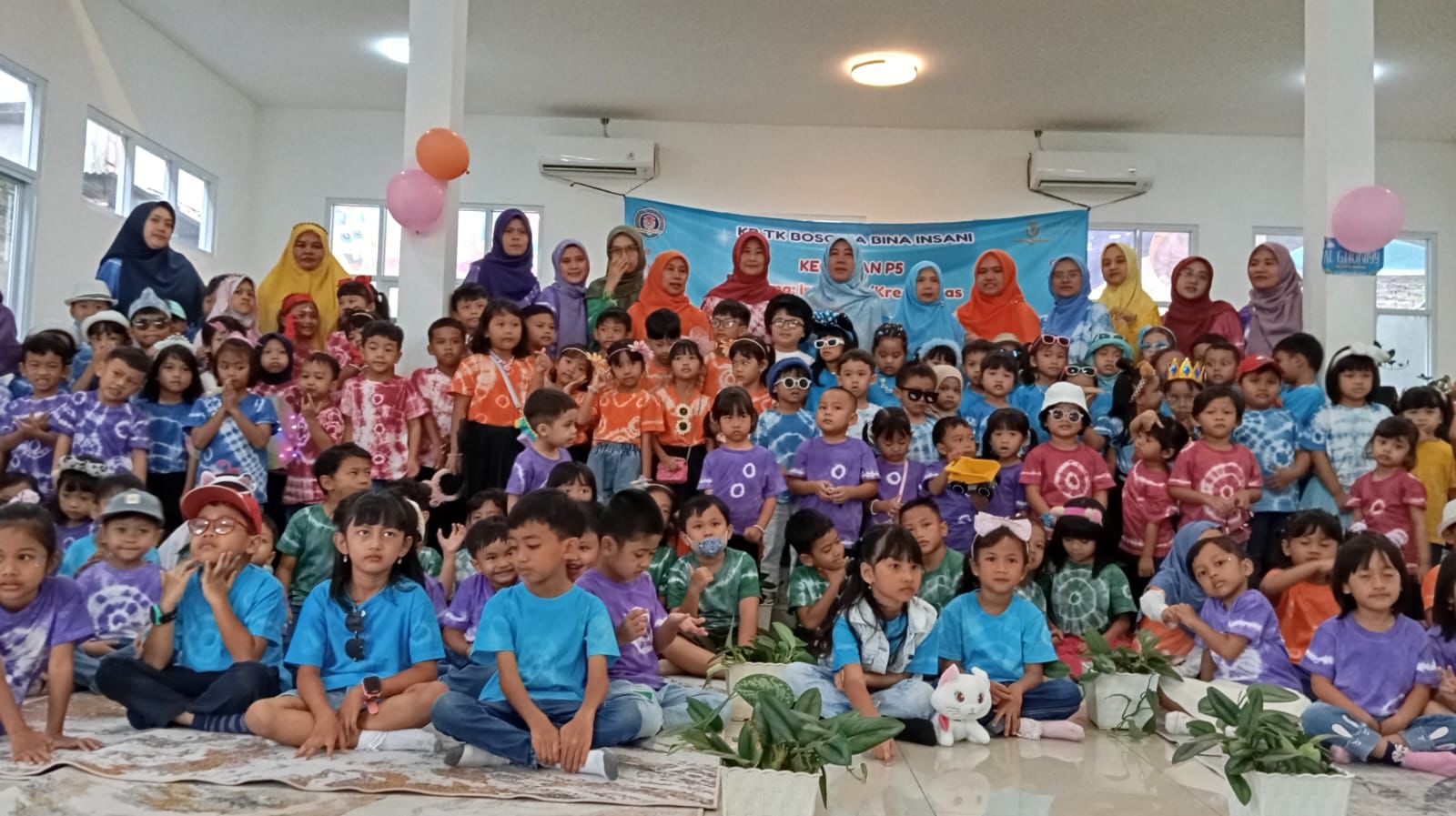 Lestarikan Warisan Budaya, Ratusan Siswa KB TK Bosowa Bina Insani Diajak Belajar Membuat Jumputan