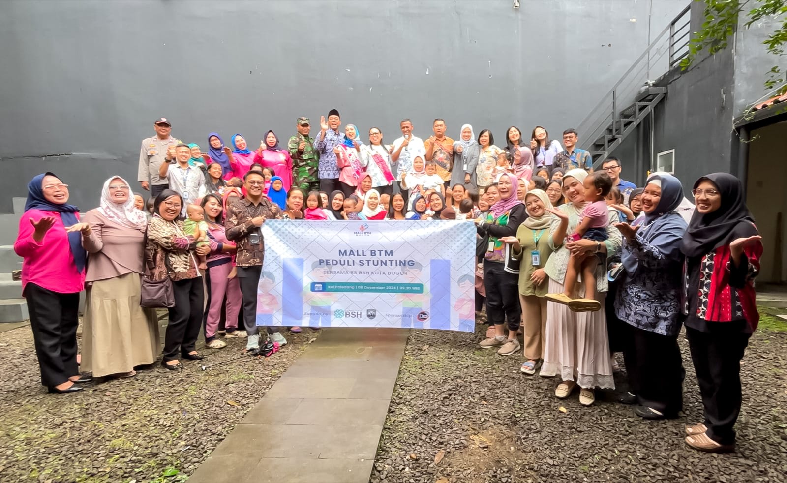 Mall BTM Bogor dan RS BSH Berikan Bantuan CSR pada Anak-anak Stunting di Kelurahan Paledang
