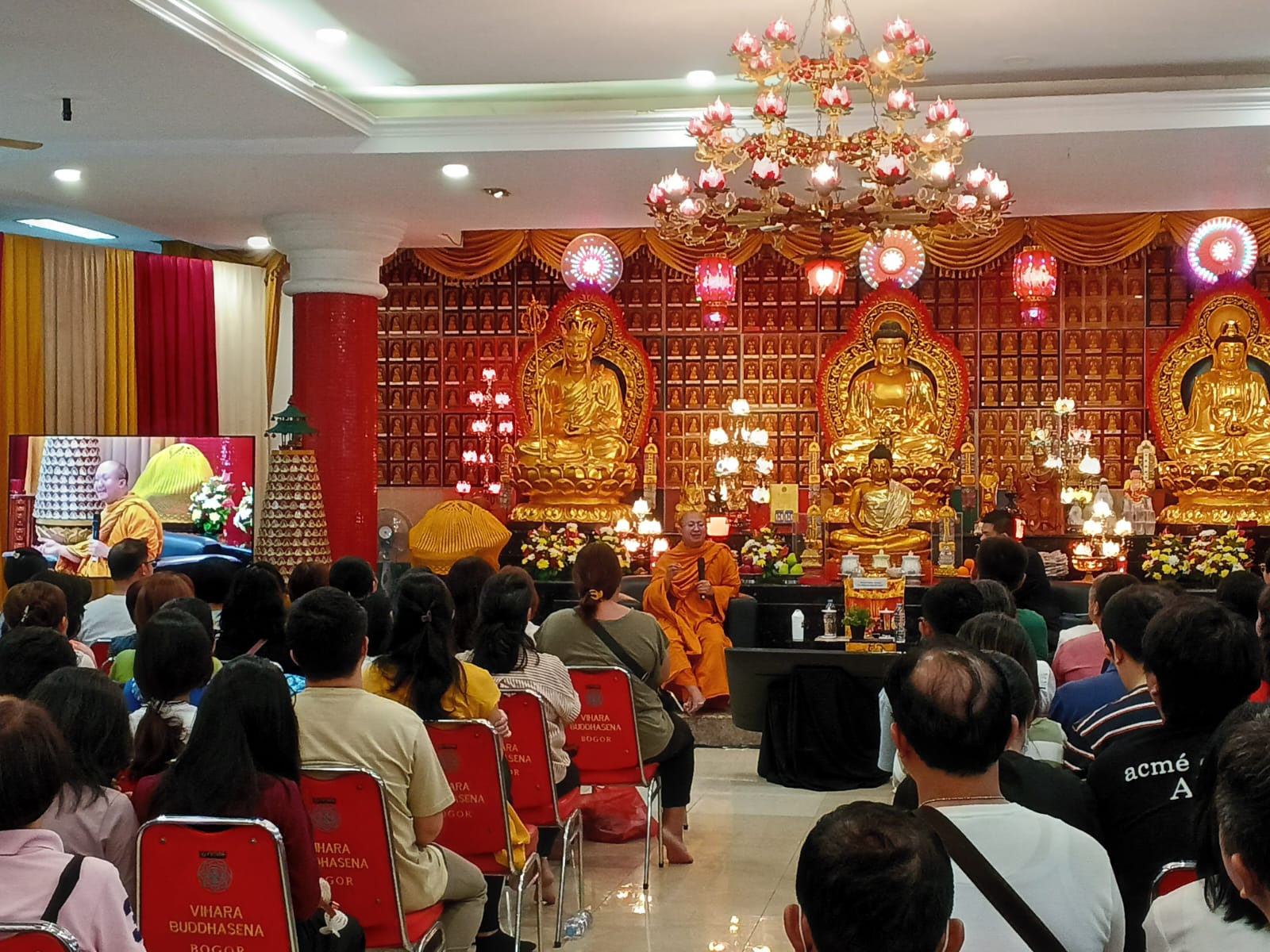 Persaudaraan Muda Mudi Vihara Buddhasena Bogor (PMVBB) menggelar Santai dan Mendalam Inspirasi bersama Bhante Dhira.
