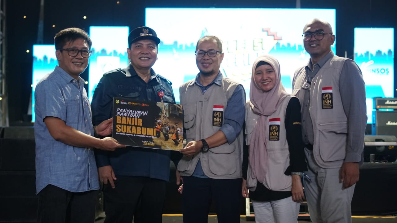 Dinsos Kabupaten Bogor dan INH memberikan bantuan korban terdampak bencana Sukabumi.