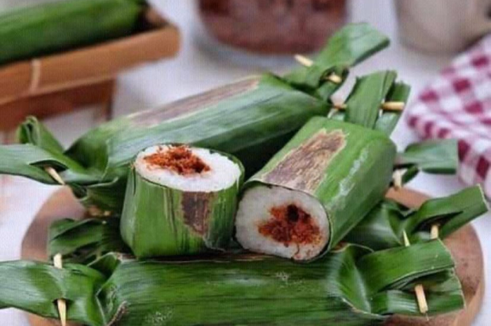 Lemper abon, cemilan yang cocok disajikan saat santai.