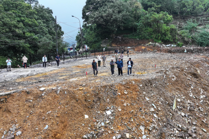 Pj Bupati Bogor Bachril Bakri saat melakukan kunjungan langsung ke Warpat Puncak pada Minggu (8/12/2024)