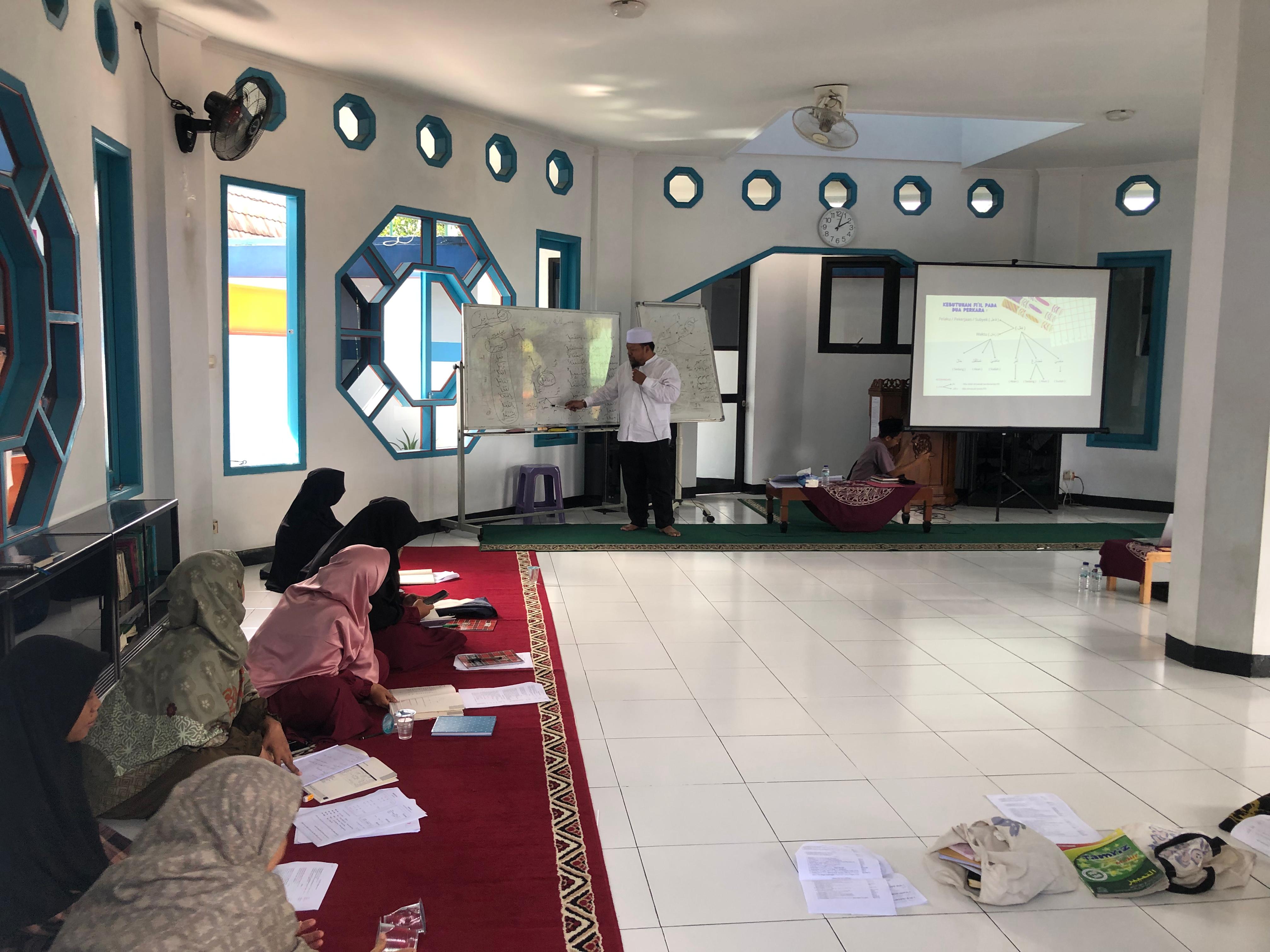 Pelatihan pembelajaran kitab kuning di Yayasan Perguruan Birrul Waalidain Bogor.