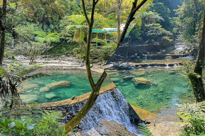 Pesona air terjun dan kolam Lembah Tepus.