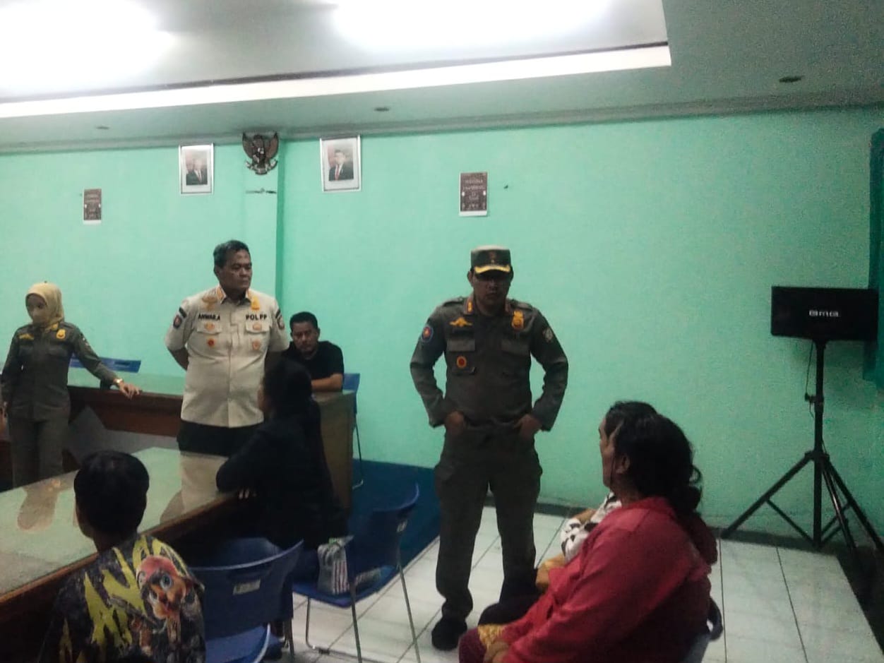 Sejumlah warga ditangkap Satpol PP Kabupaten Bogor.