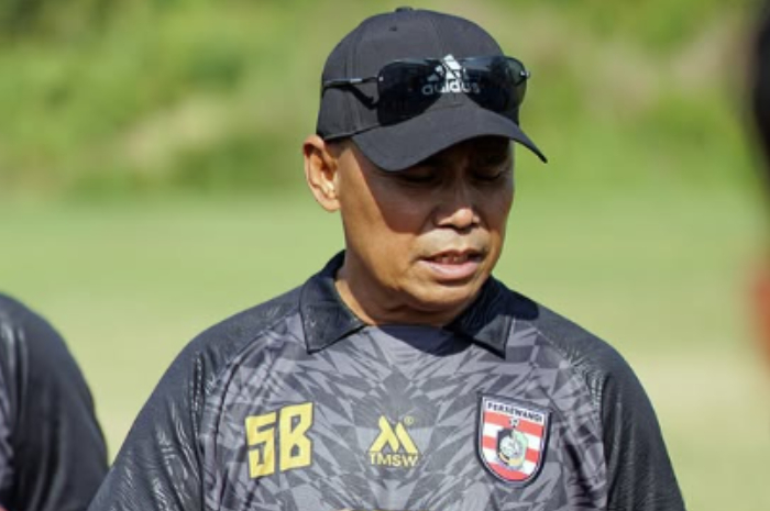 Pelatih Persewangi Banyuwangi Syamsuddin Batolla.