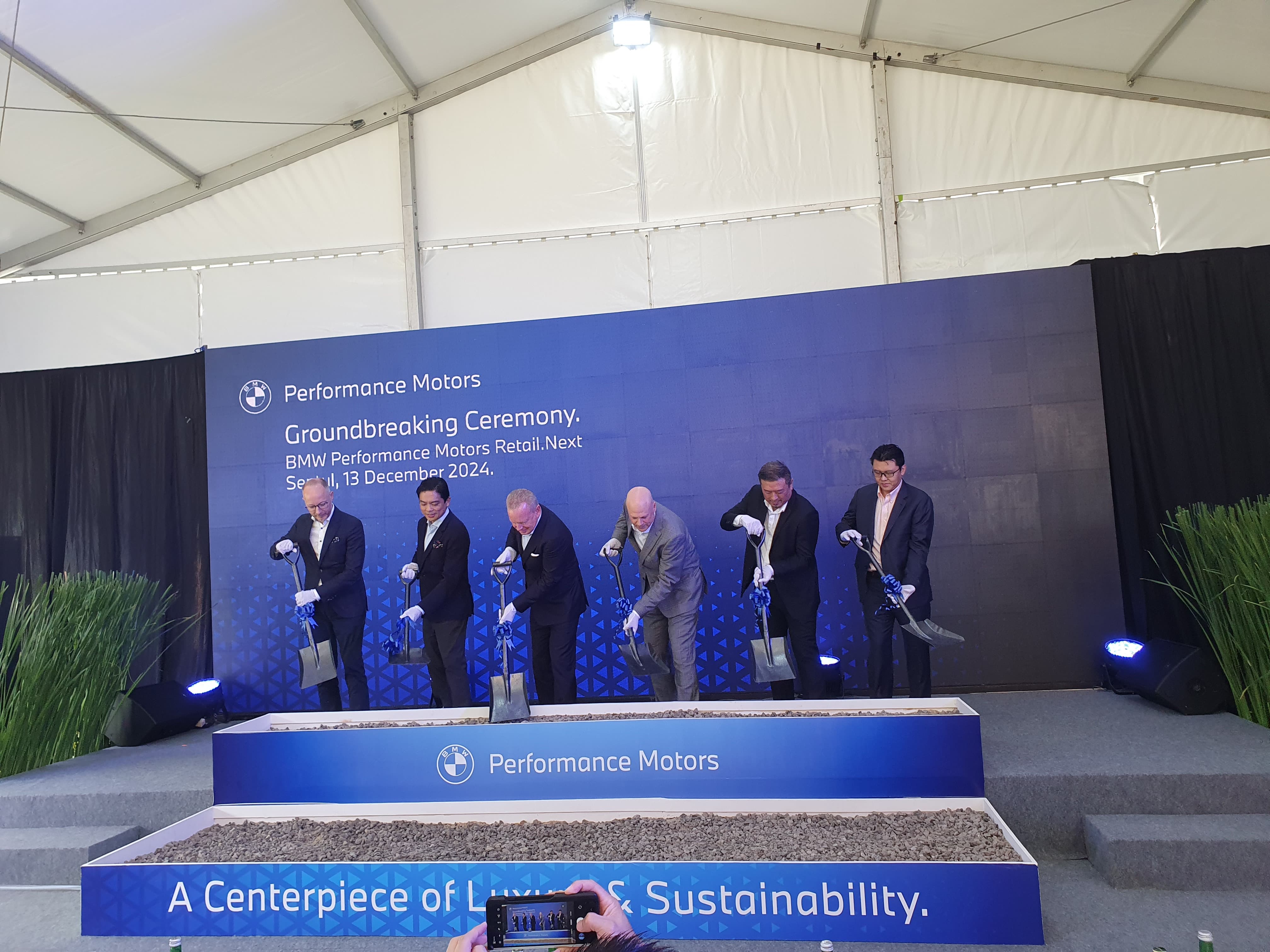 Grand breaking peletakan batu pertama pembangunan showroom BMW PMI di Desa Citaringgul, Sentul City, Babakan Madang, Kabupaten Bogor.