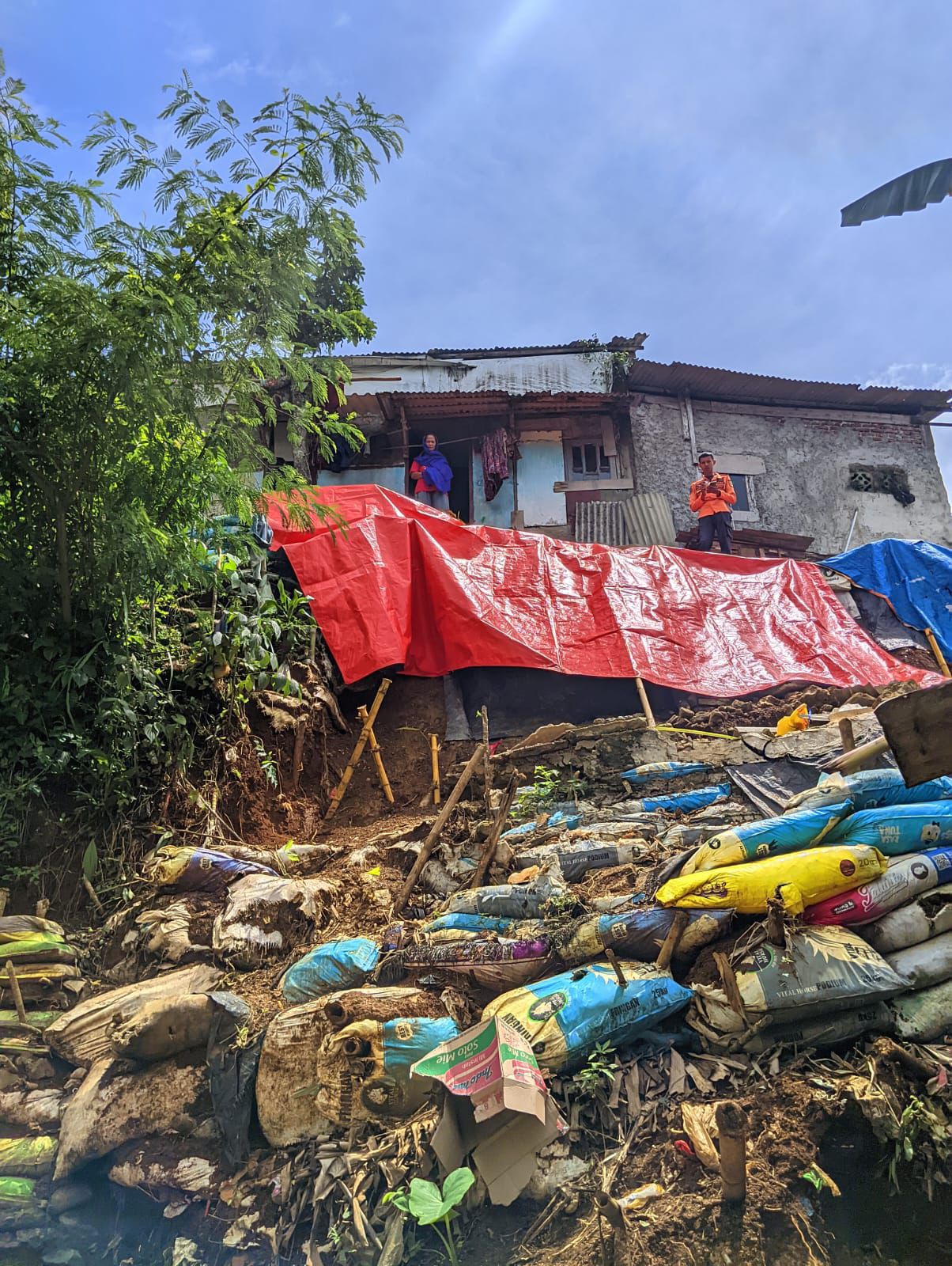 3 Rumah Warga Bogor Terancam Imbas Longsor di Megamendung