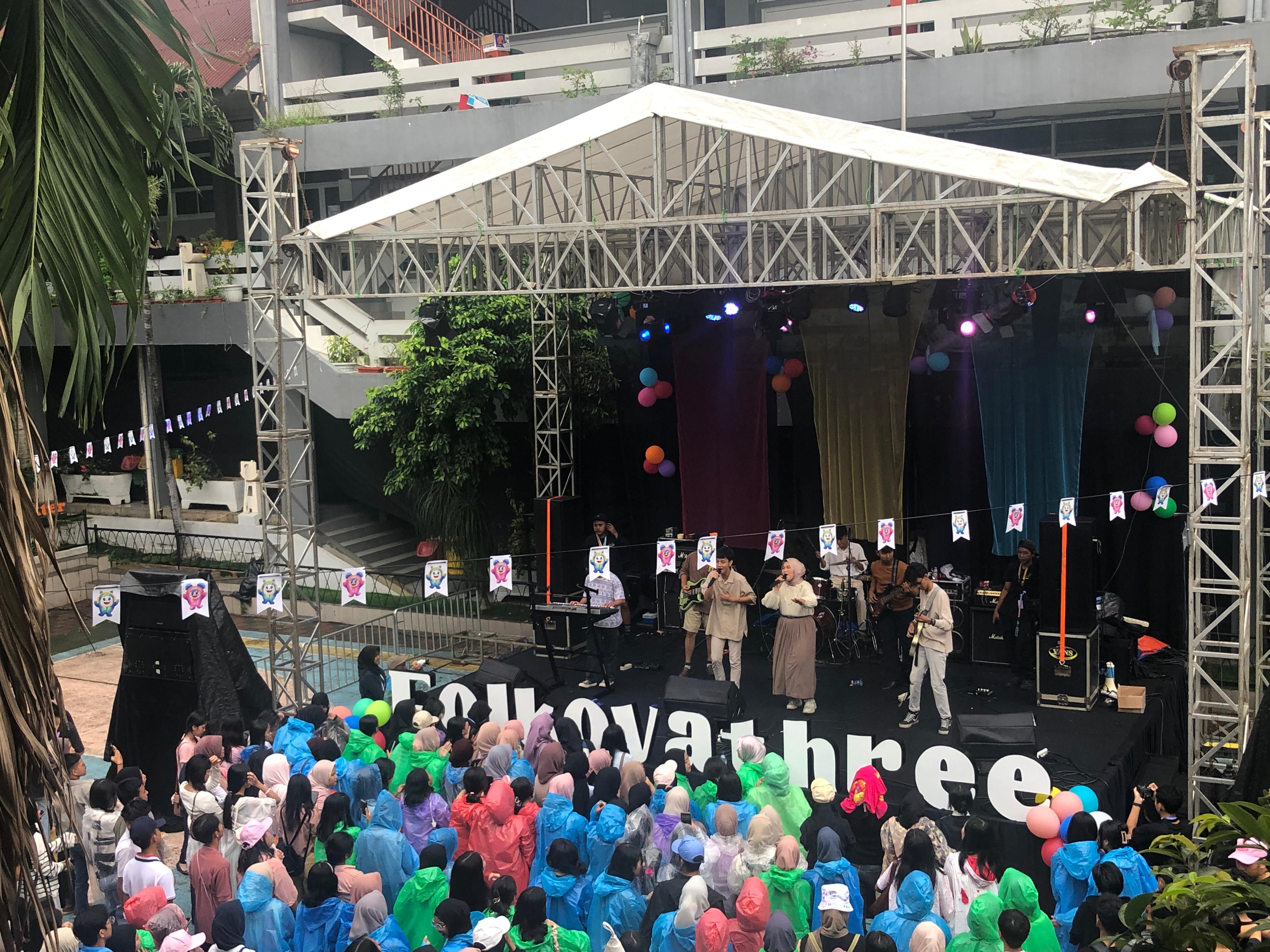 Ribuan siswa dan siswi SMAN 3 Kota Bogor antusias untuk mengikuti kegiatan Folkovathree 2024 yang berlangsung pada, Sabtu (14/12/2024).