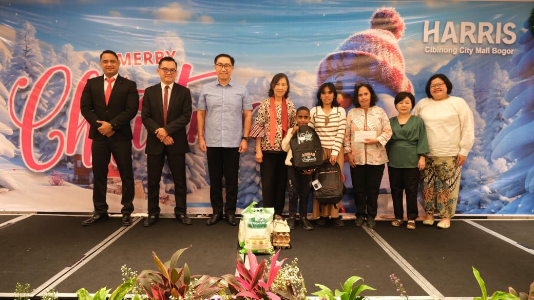 Harris Hotel CCM salurkan program CSR untuk merayakan Natal 2024.