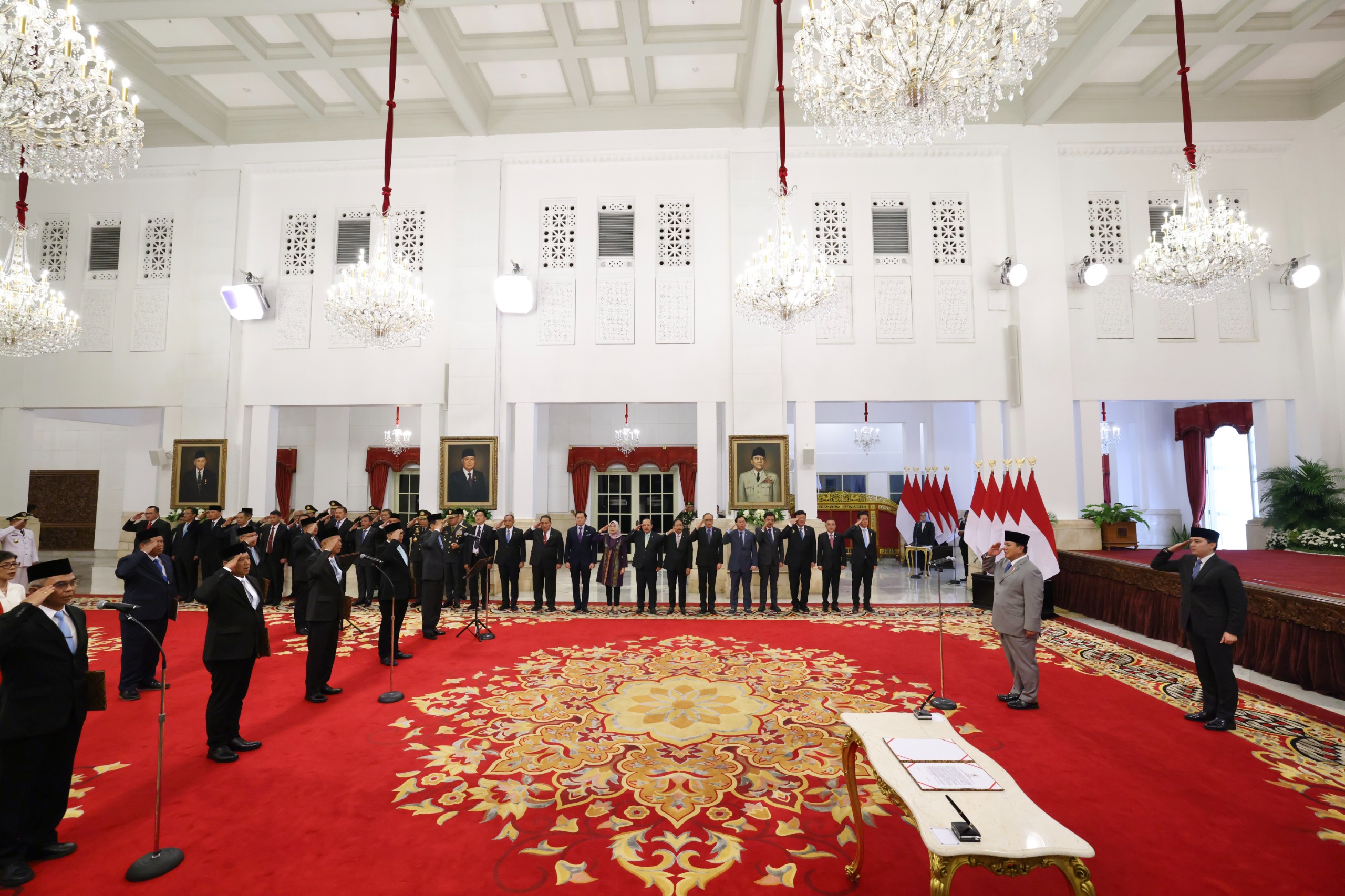 Presiden Prabowo Subianto beri pesan tegas kepada pimpinan KPK baru untuk berantas korupsi.