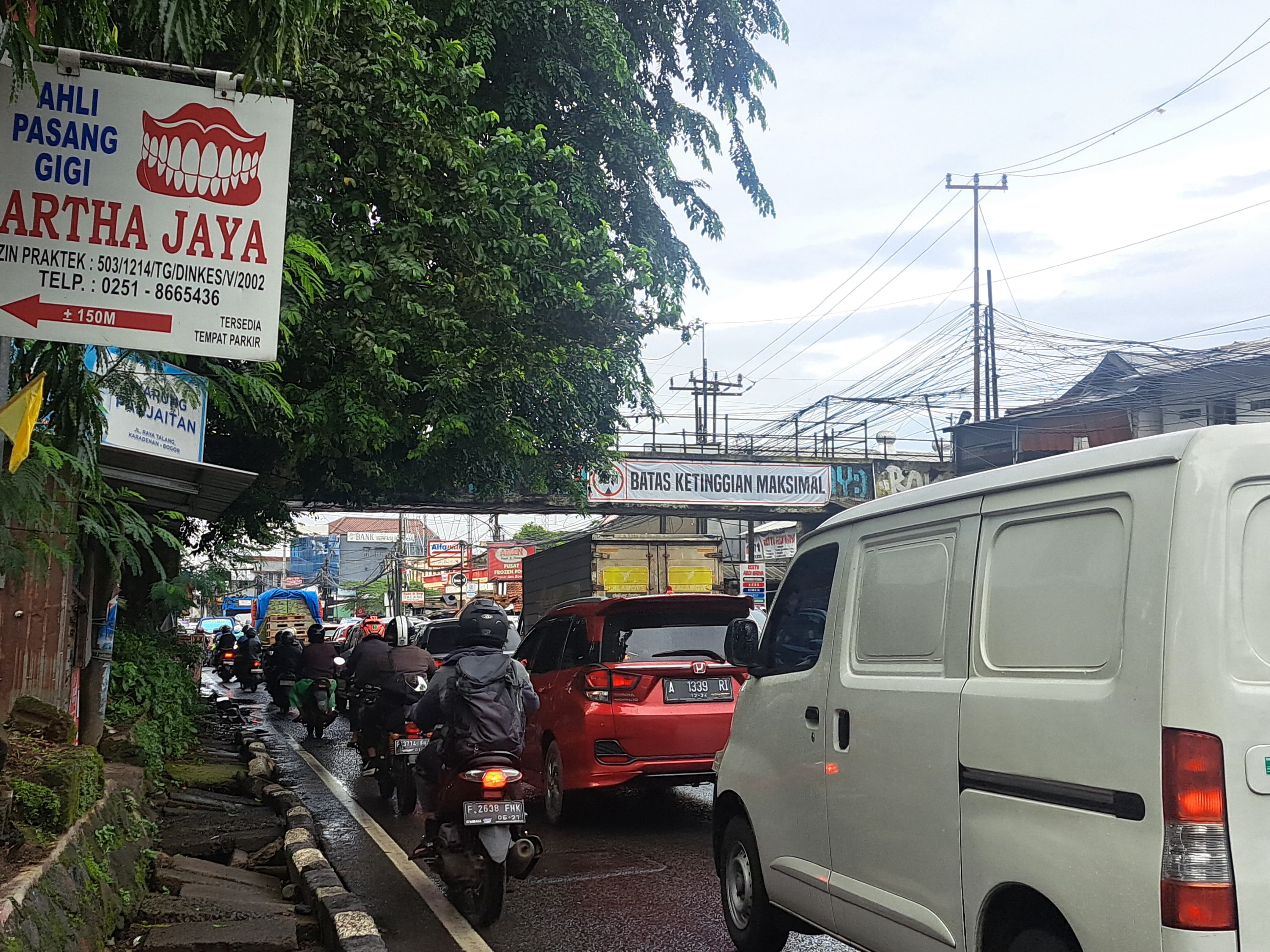 Lokasi Jembatan Talang Air  Kota Bogor yang kerap membuat truk menyangkut.