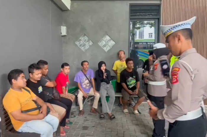 Sosialisasi tentang pelarangan penggunaan klakson telolet.