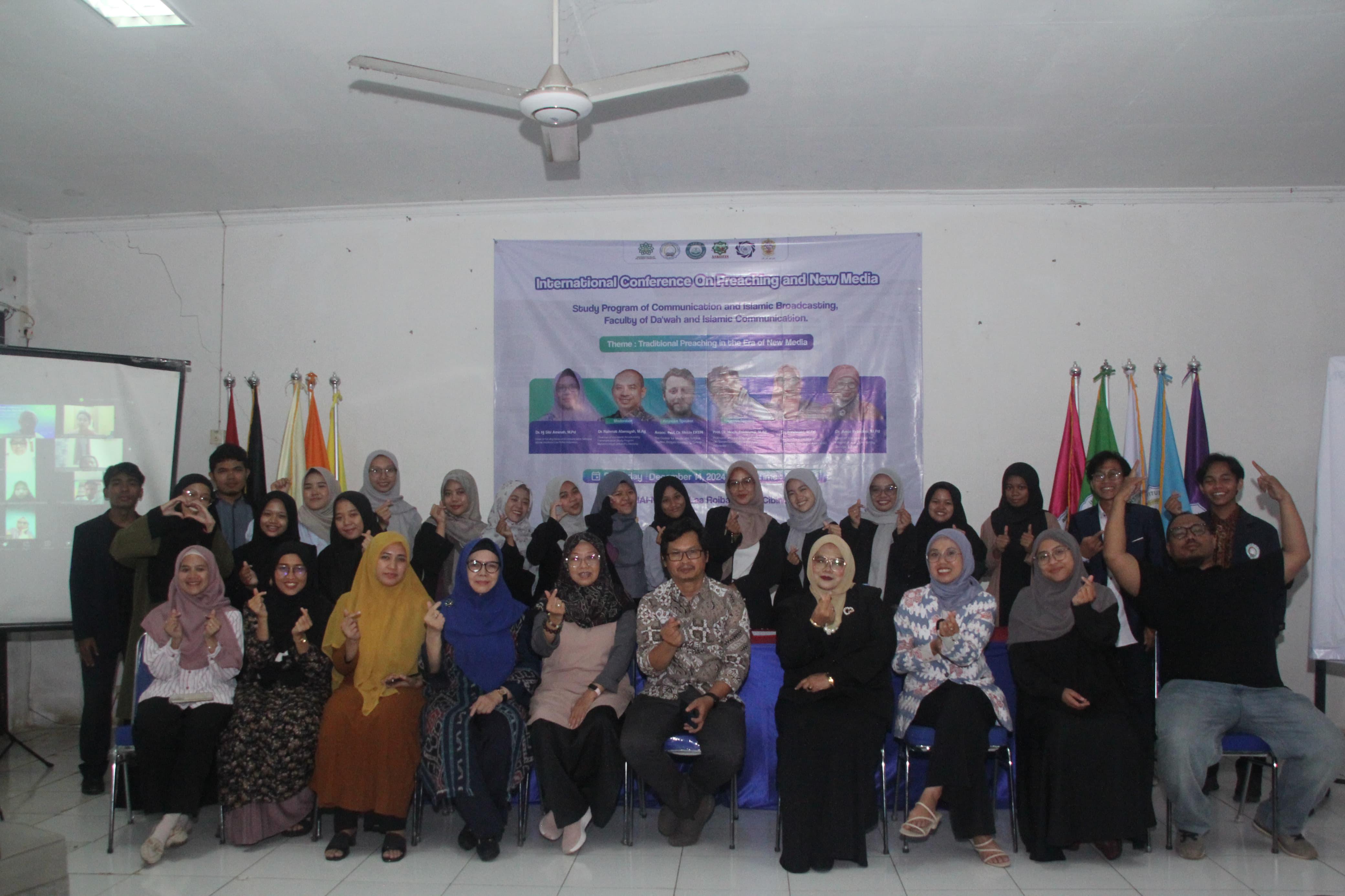 Sejumlah mahasiswa KPI bersama dengan Civitas Akdemik IAIN Laa Roiba sesuai menghelat kegiatan konferensi internasional yang membahas tantangan dakwah di era digital.