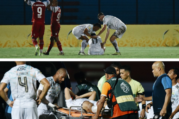 Pemain Persib Bandung Dedi Kusnandar saat dibawa menuju ambulance setelah mengalami cedera di dalam laga Baritor Putera vs Persib Bandung.
