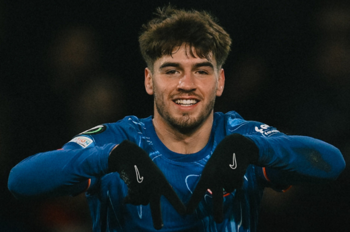 Marc Guiu pemain penyerang Chelsea raih 3 gol di laga kandang.