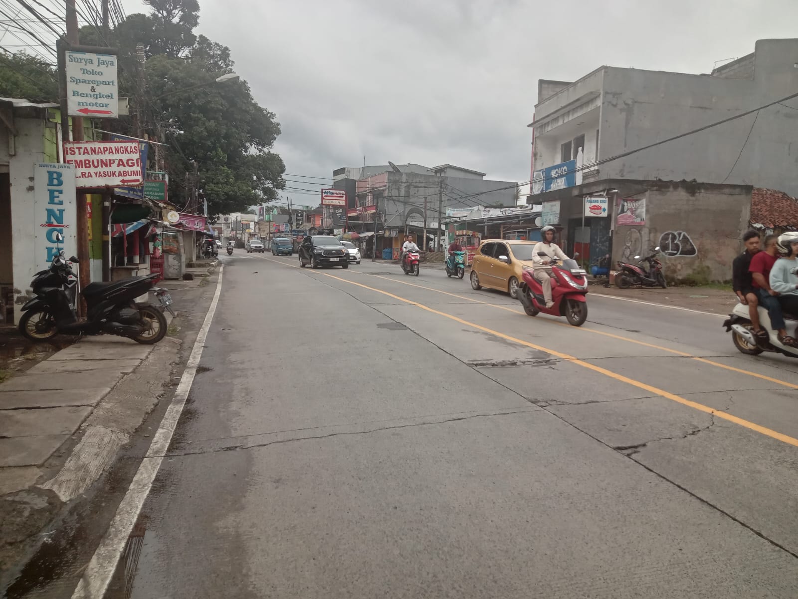 Kecelakaan lalu lintas hingga memakan korban jiwa sering terjadi di Jalan Raya Ciawi - Sukabumi, Kabupaten Bogor.