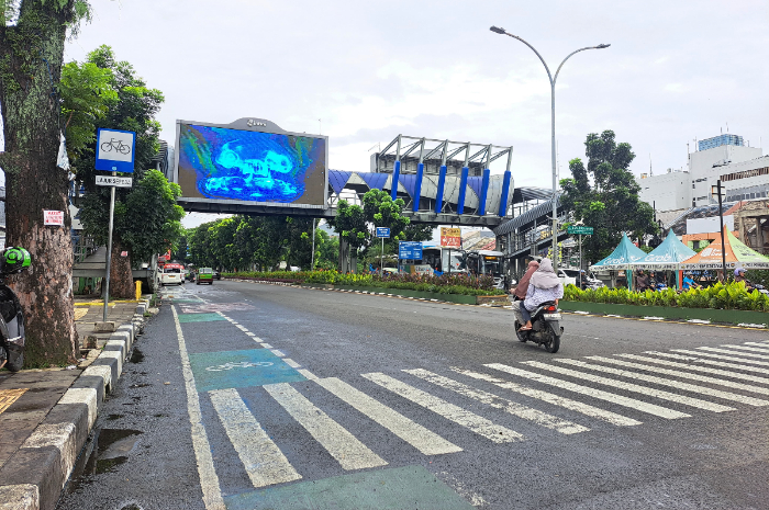 Zebra cross dan JPO Jambu Dua di Jalan Pajajaran Bogor.
