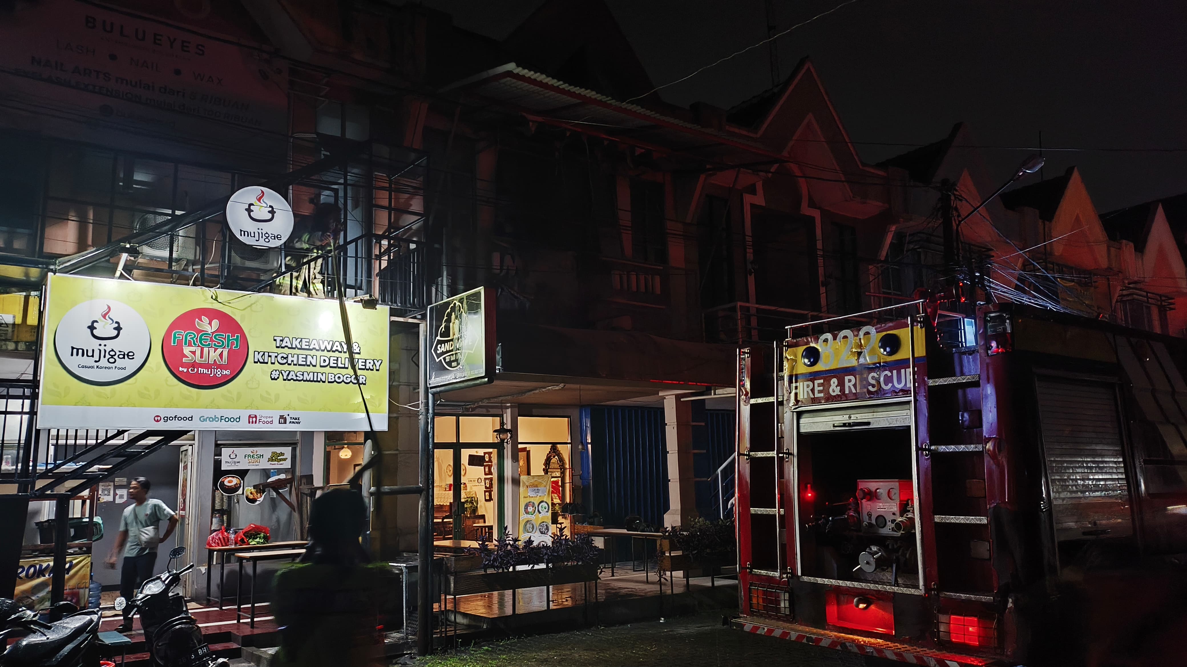 Kondisi pasca kebakaran di salah satu kafe di Ruko Taman Yasmin Bogor.