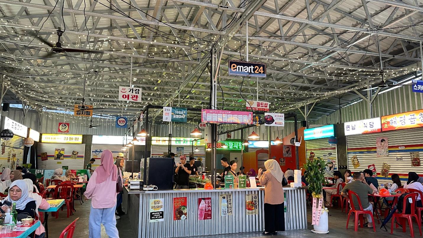 Pocha 1988, yang berlokasi di area Pakansari, Bogor, menjadi salah satu destinasi favorit bagi para pecinta kuliner Korea.