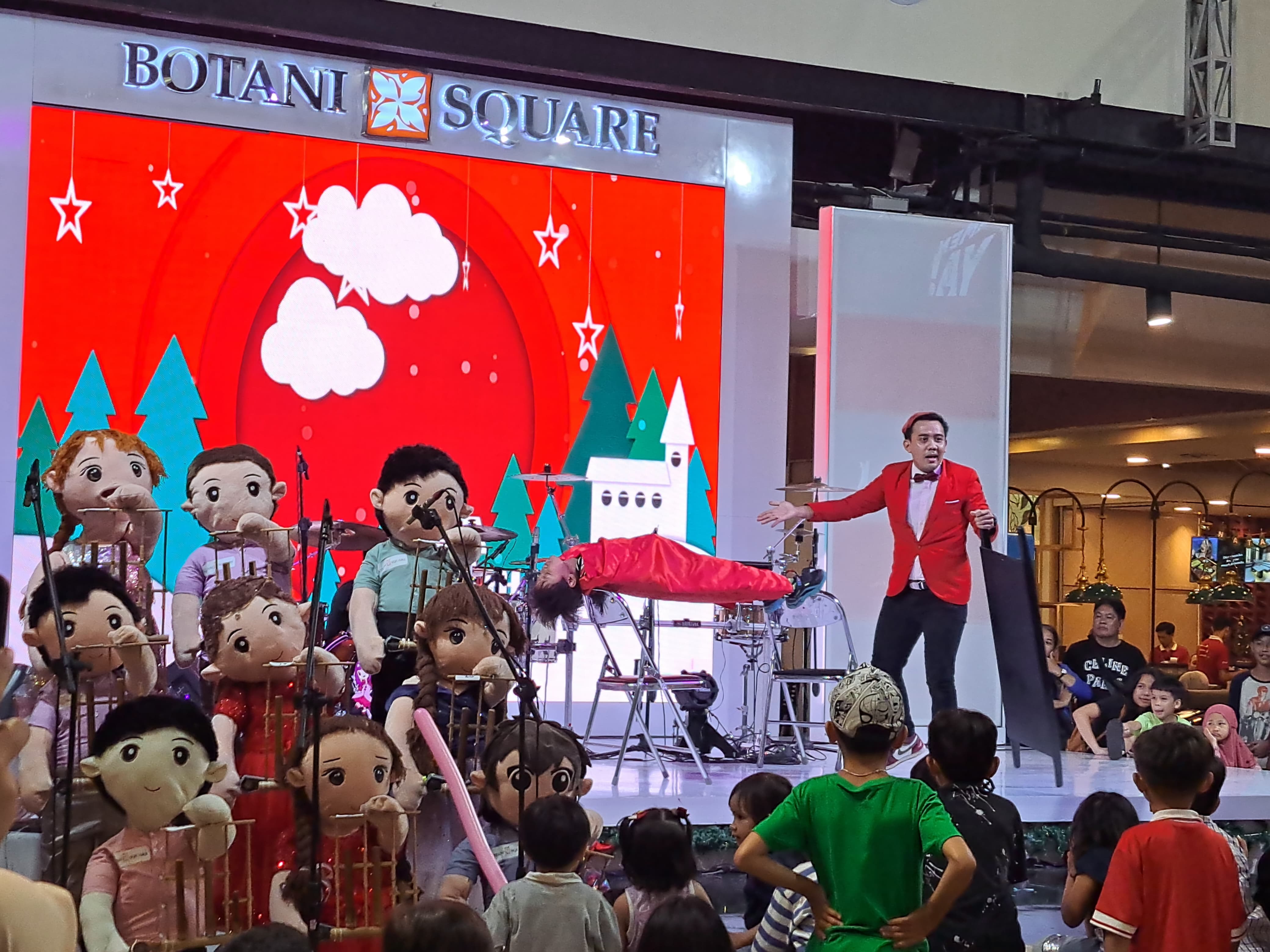 Event Holiday Carnaval yang digelar Mal Botani Square.