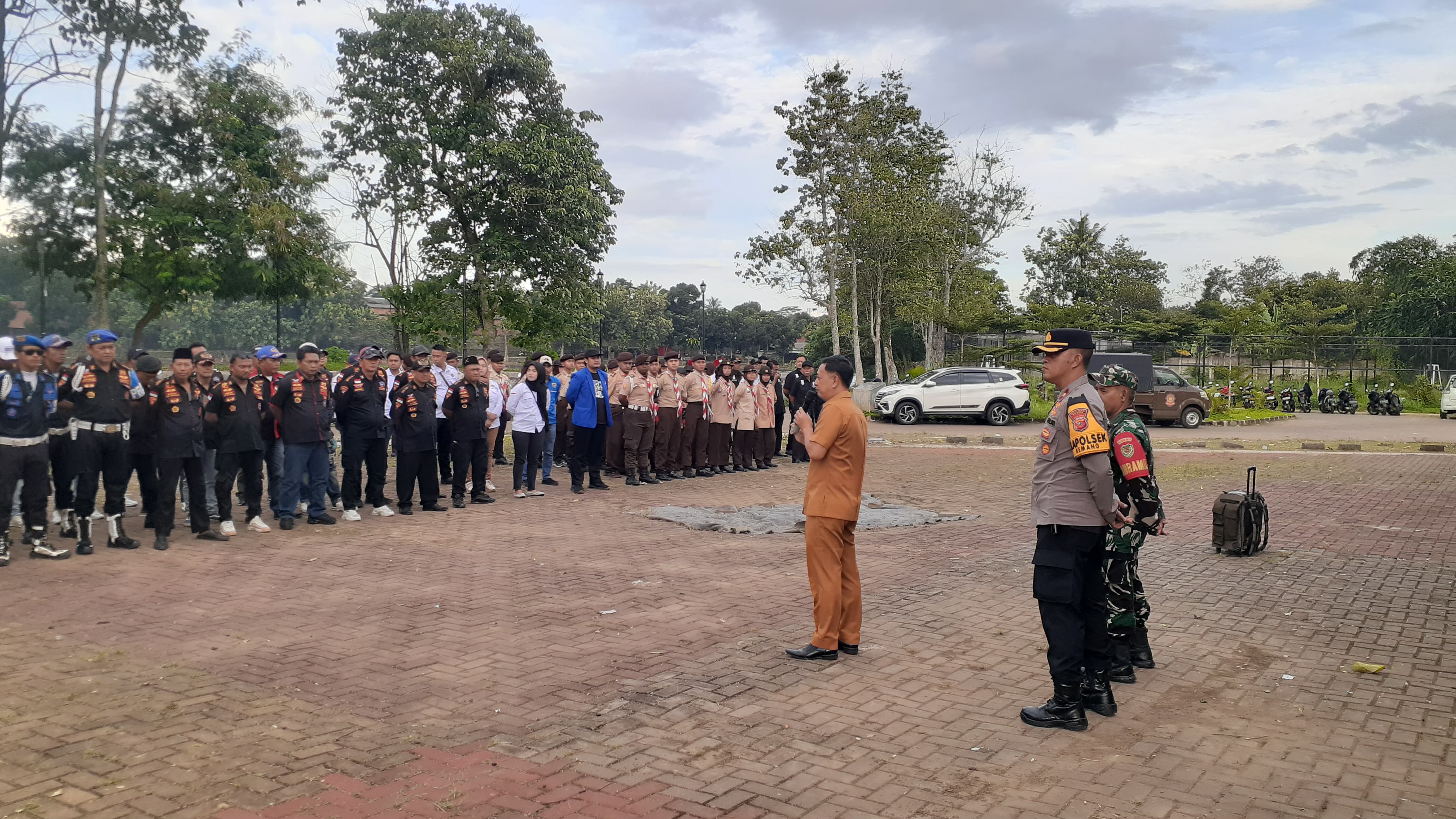 Muspika Kemang Bogor lakukan pengamanan jelang malam pergantian tahun.