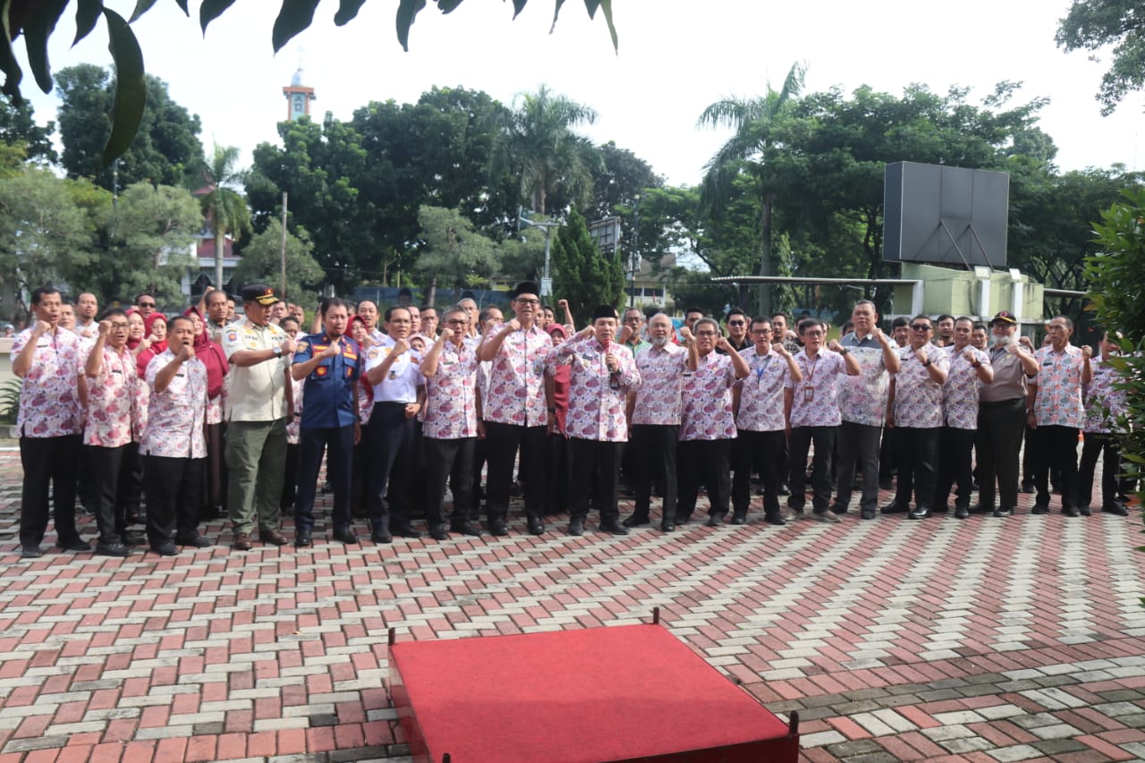 Pj Bupati Bogor Bachril Bakri usai memimpin apel bersama perangkat daerah di Disdukcapil, Kamis (2/1/2025).