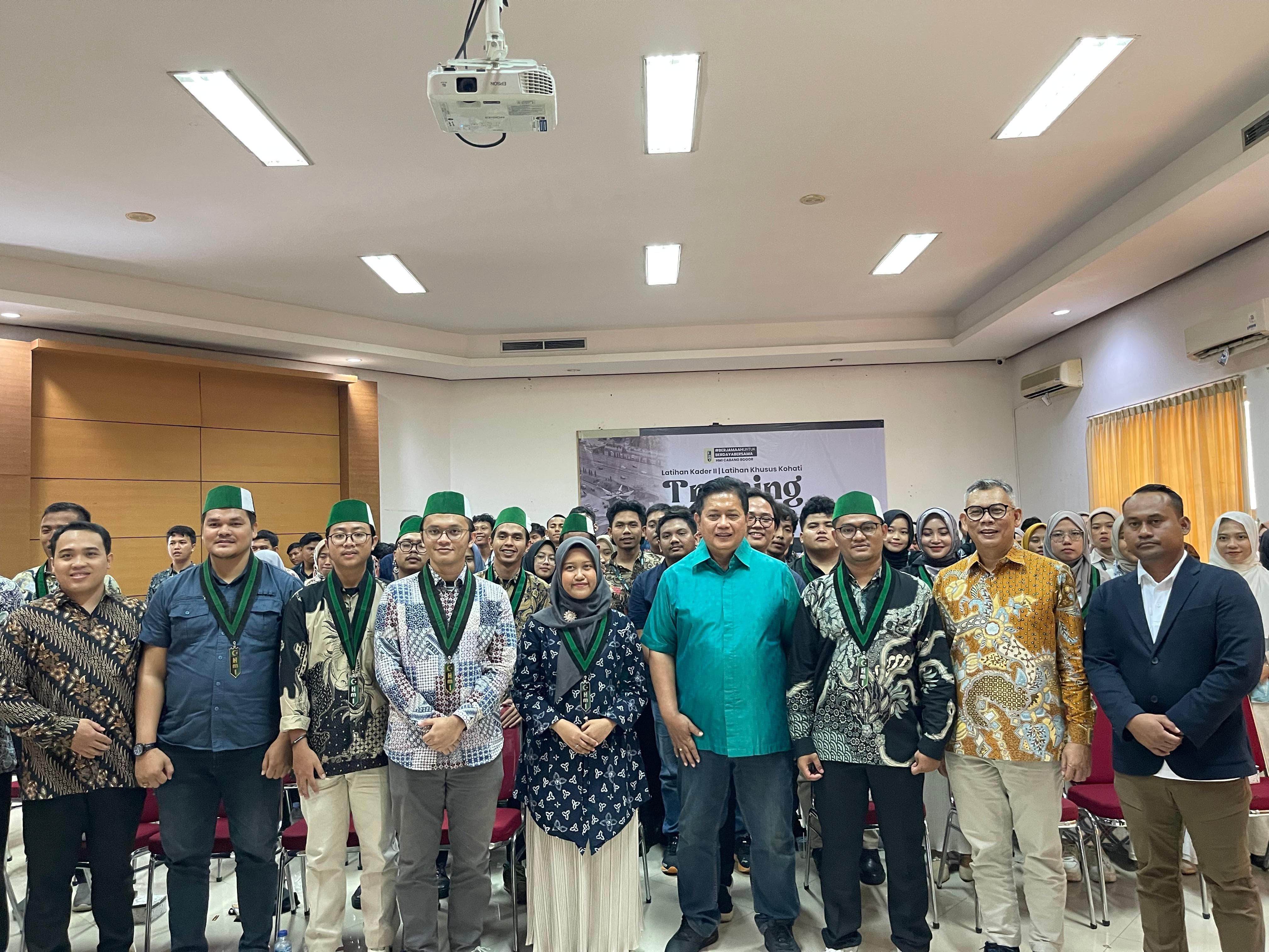 Wakil Menteri Transmigrasi Indonesia, Viva Yoga Maulida saat hadir di Training Raya HMI Cabang Bogor.