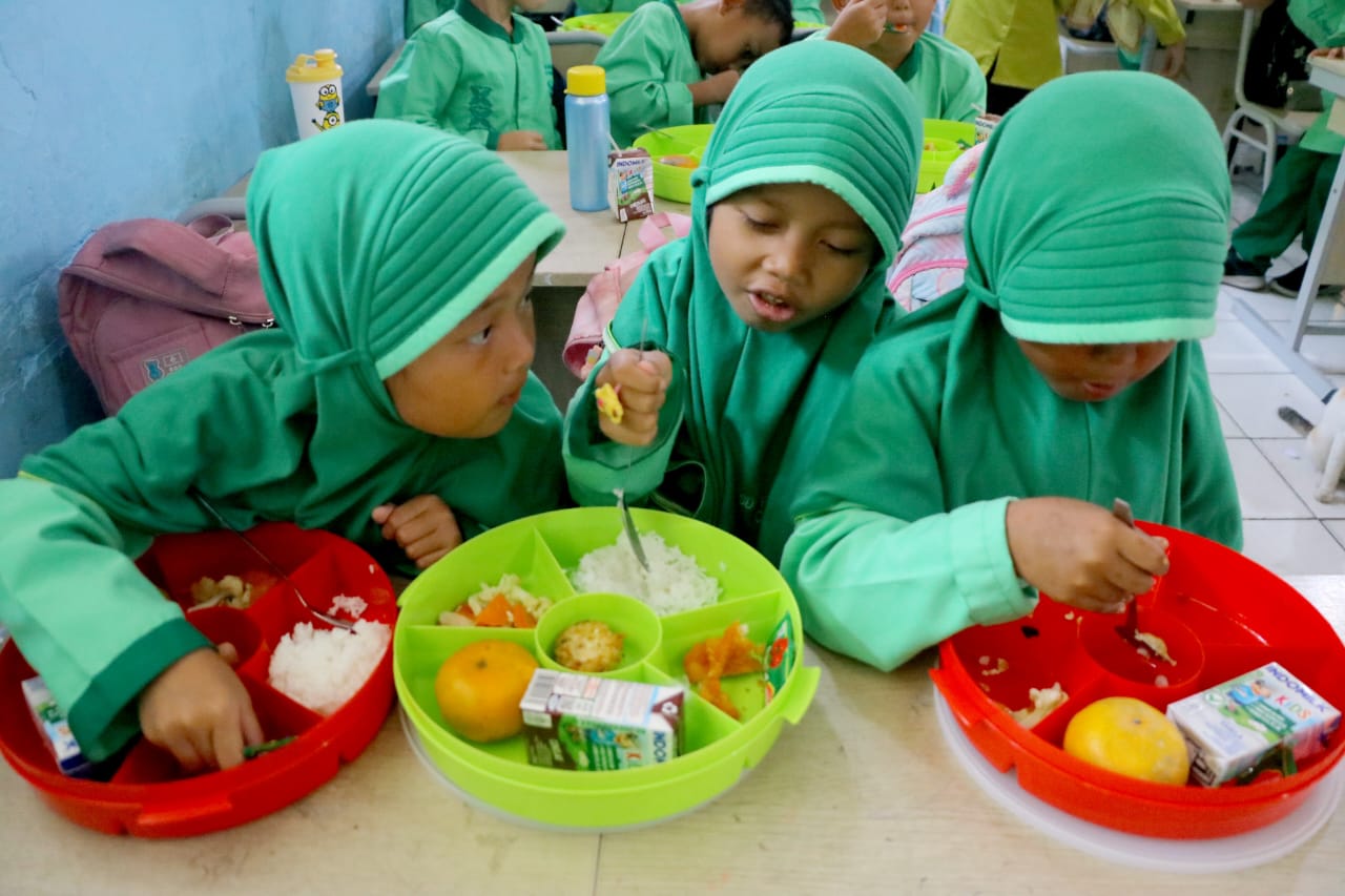 Ilustrasi program makan bergizi gratis di Kabupaten Bogor.