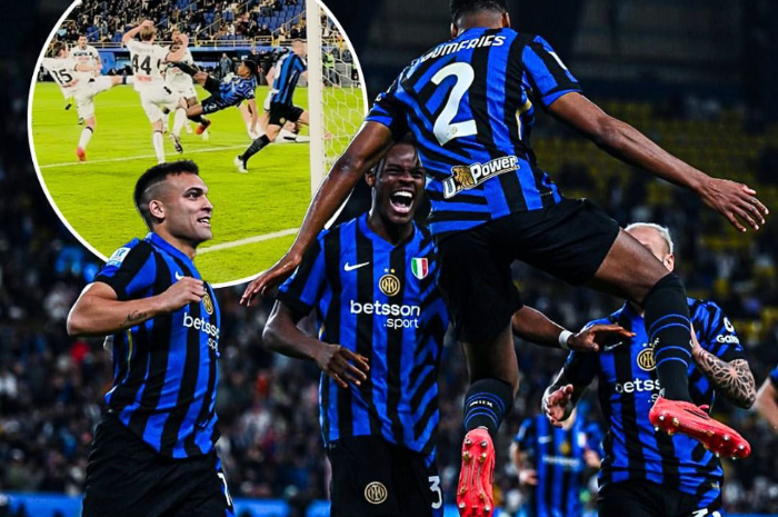 Pemain Inter Milan&nbsp;merayakan kemenangan usai membuat gol.