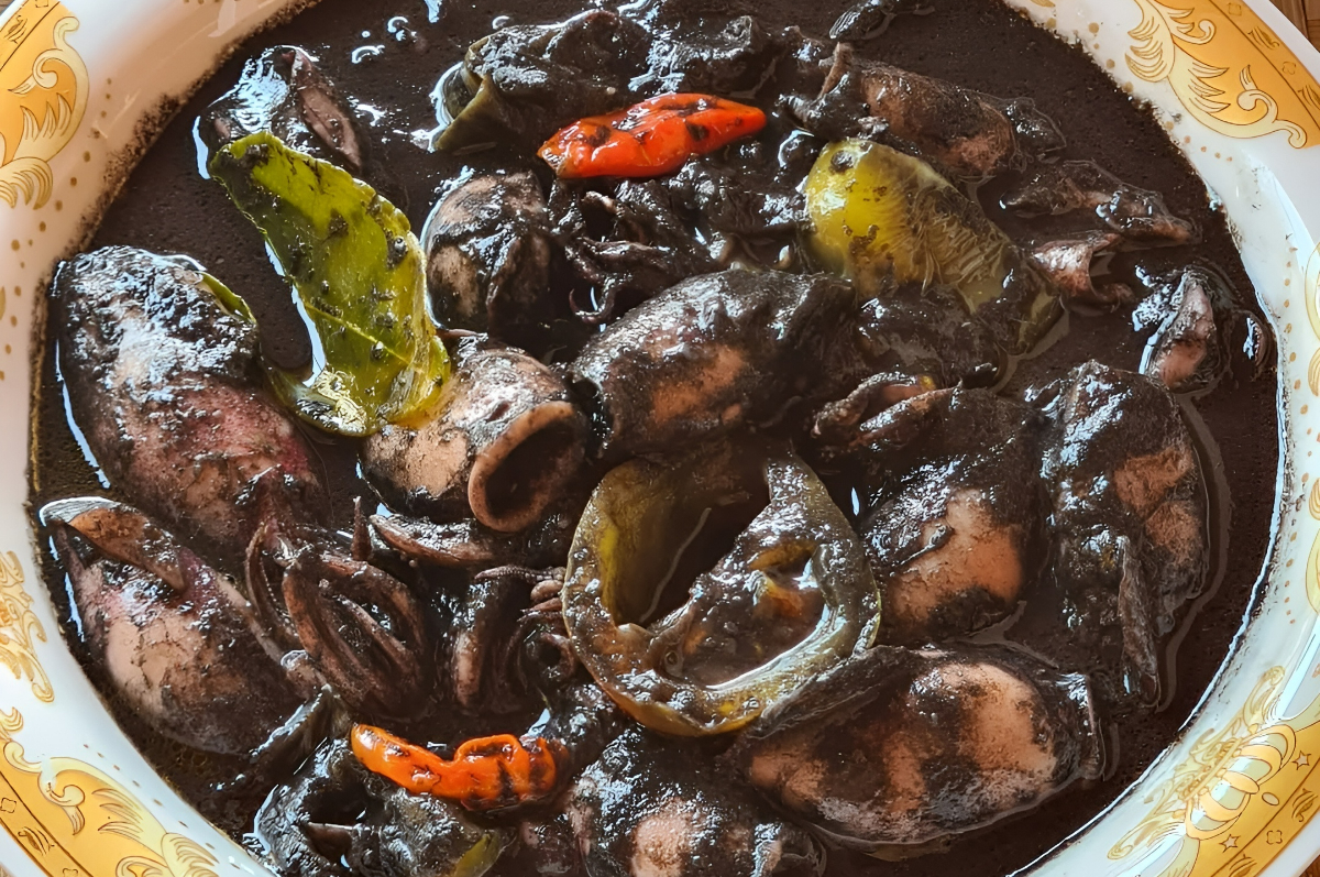 Resep cumi bumbu hitam anti amis.