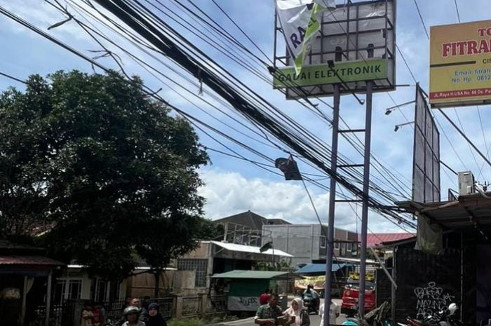 Lokasi pegawai tempat pegadaian di Ciseeng Bogor tersengat listrik.