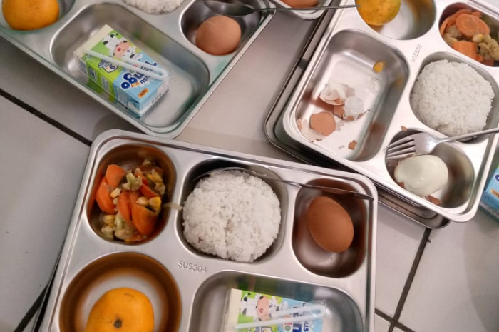 Makan bergizi gratis mulai berjalan, Senin (6/1/2025).