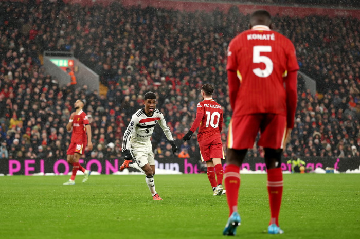 Selebrasi pemain Manchester United Amad Diallo saat menyamakan kedudukan pada menit ke-80.