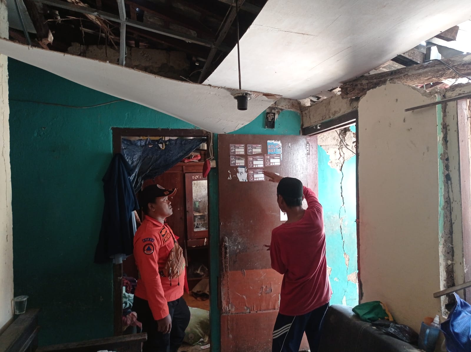 Kondisi rumah warga di Jalan Ahmad Yani Tanah Sareal Kota Bogor setelah ledakan tabung gas Minggu (5/1/2025) pagi.