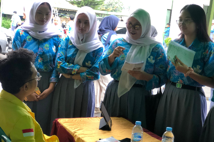 Sejumlah siswa SMAN 10 Kota Bogor saat melakukan konsultasi dengan salah satu PTN ternama di Indonesia.