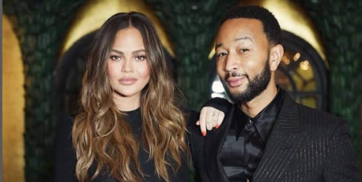 Rumah pasangan selebritis Hollywood Chrissy Teigen dan John Legend ikut dilalap api saat kebakaran di Los Angeles Amerika Serikat
