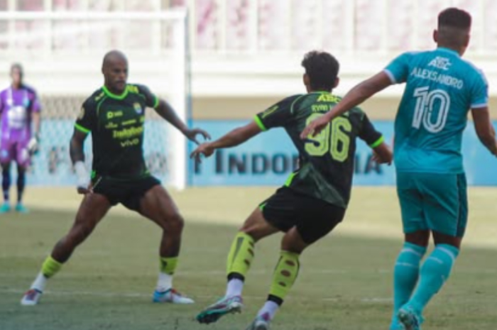 PSBS Biak vs Persib Bandung saat berlaga pada pekan ke-18 Liga 1 2024/2025 Sabtu (11/1/2025) di Stadion Lukas Enembe, Jayapura, Papua.