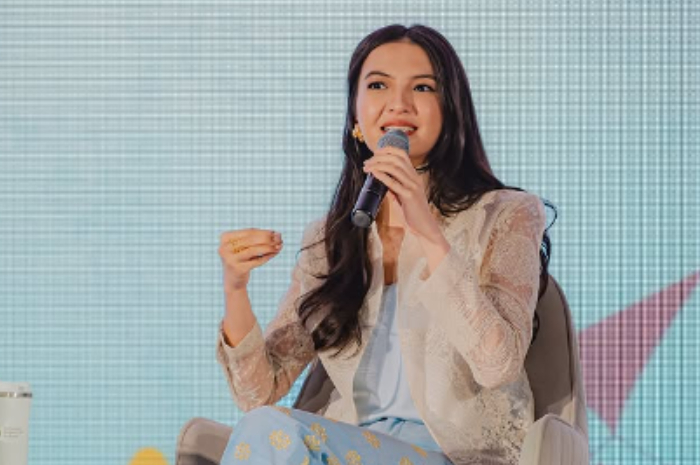 Artis Raline Shah kini mengemban jabatan sebagai Staf Khusus Menteri Komdigi.