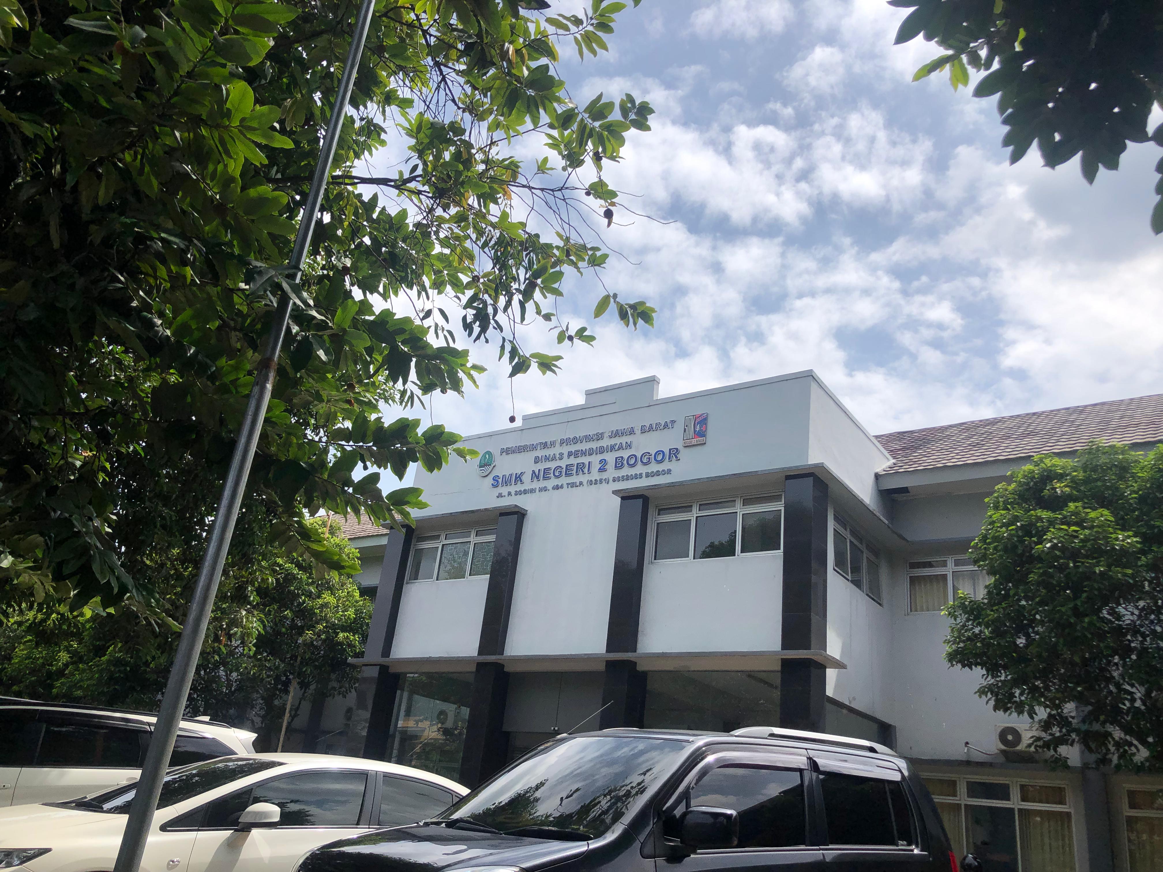 SMKN 2 Kota Bogor ramai dugaan kasus penahanan ijazah alumni.