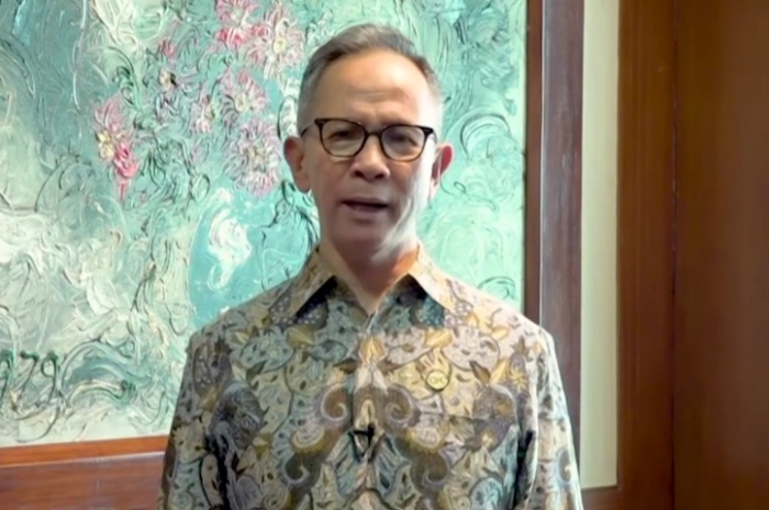 Ketua Dewan Komisioner OJK Mahendra Siregar