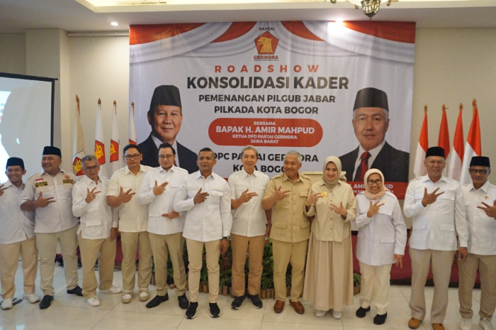 Wali Kota dan Wakil Wali Kota Bogor Dedie A Rachim - Jenal Mutaqin bersama jajaran Partai Gerindra Kota Bogor.
