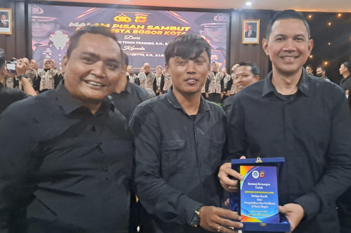 Ketua Komunitas Pemuda Peduli (KPP) Bogor Raya bersama Kombes Pol Bismo Teguh Prakoso.